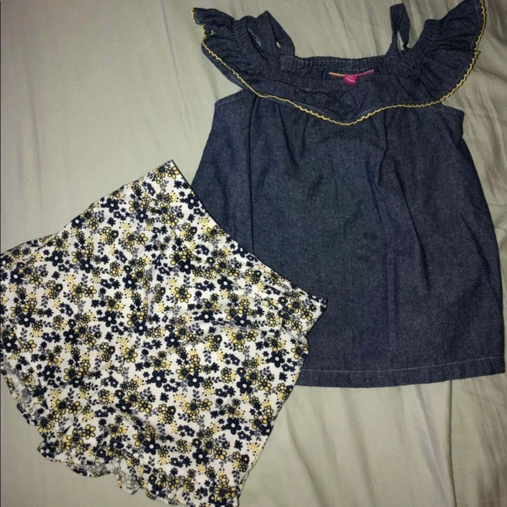 ☀️ Chambray and floral shorts ☀️